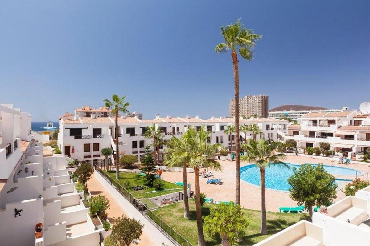 Victoria Court - 1 Bed Pool & Sea View *